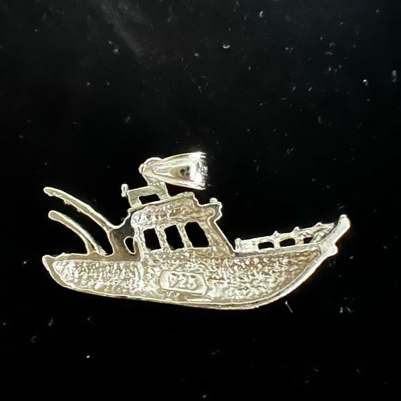 Sterling silver fishing boat pendant - Picture 3 of 4